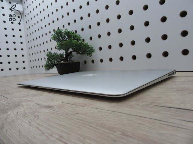 Apple Macbook Air 13 - 2015 - Használt, szép állapot - 44 töltési cikus