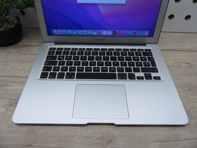 Apple Macbook Air 13 - 2015 - Használt, szép állapot - 44 töltési cikus