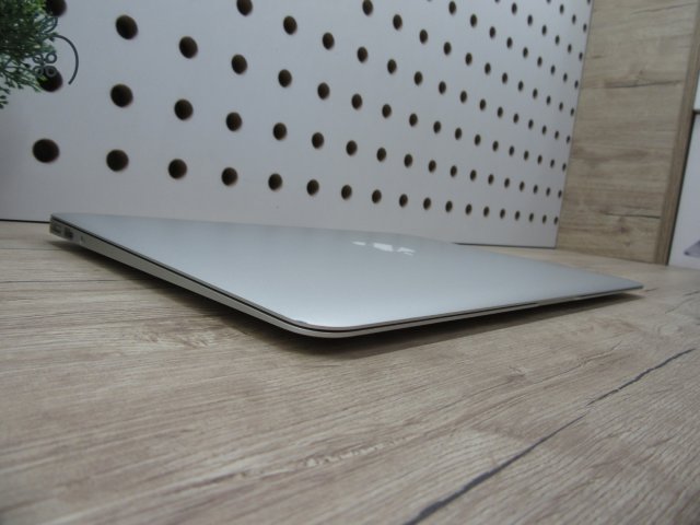 Apple Macbook Air 13 - 2015 - Használt, szép állapot - 44 töltési cikus