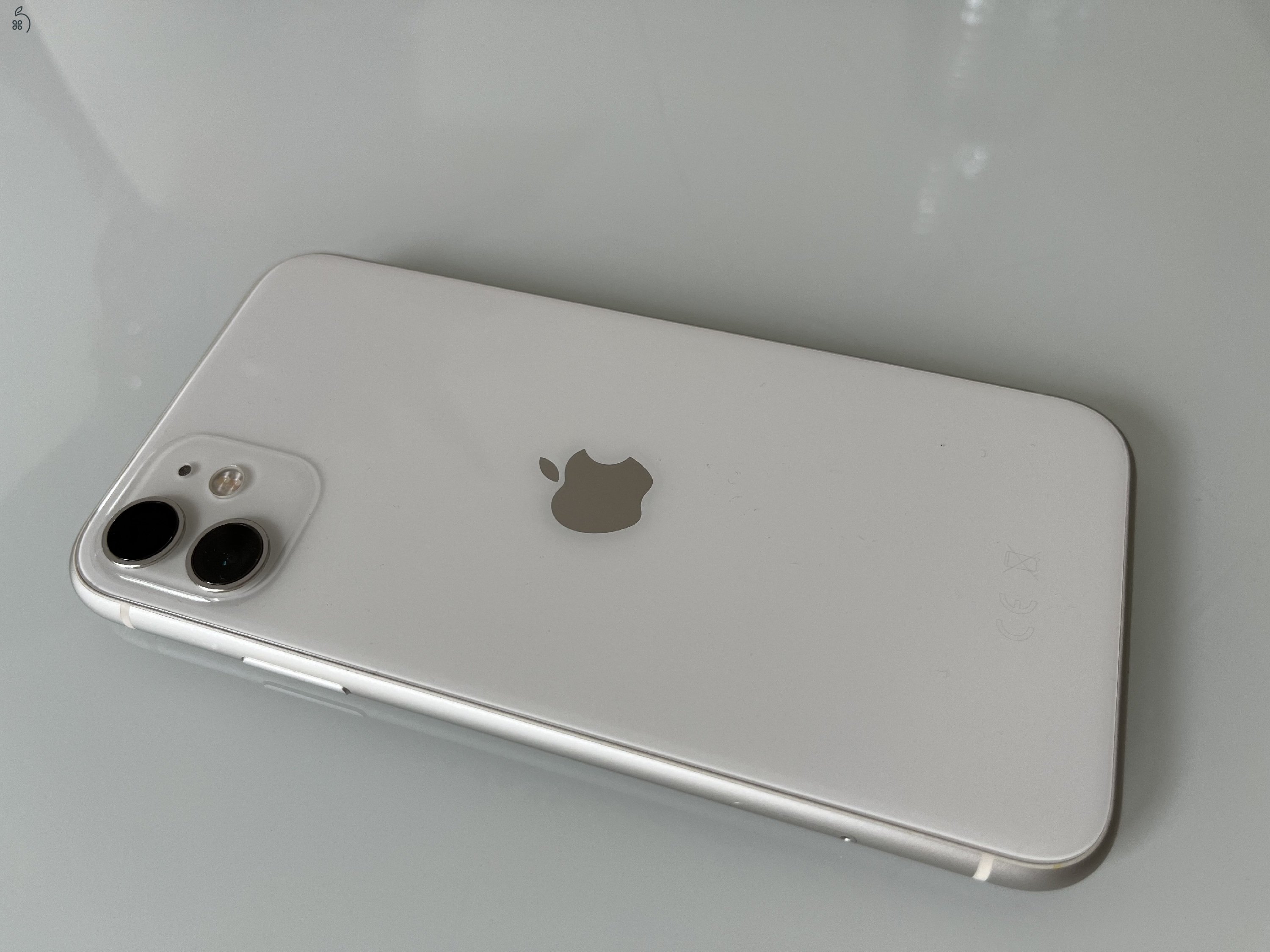 iPhone 11 FEHÉR 64GB 83%