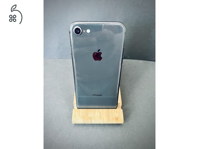 Eladó iPhone 8 64GB – Fekete – Jó állapotban