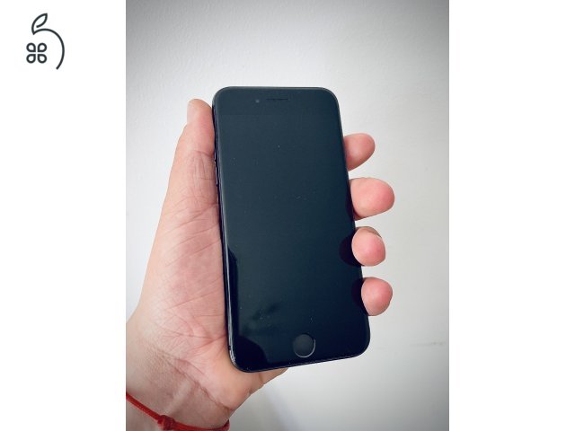 Eladó iPhone 8 64GB – Fekete – Jó állapotban