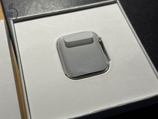 Apple Watch HERMÈS Series 7, 45 mm rozsdamentes acél, eredeti csomagolásban