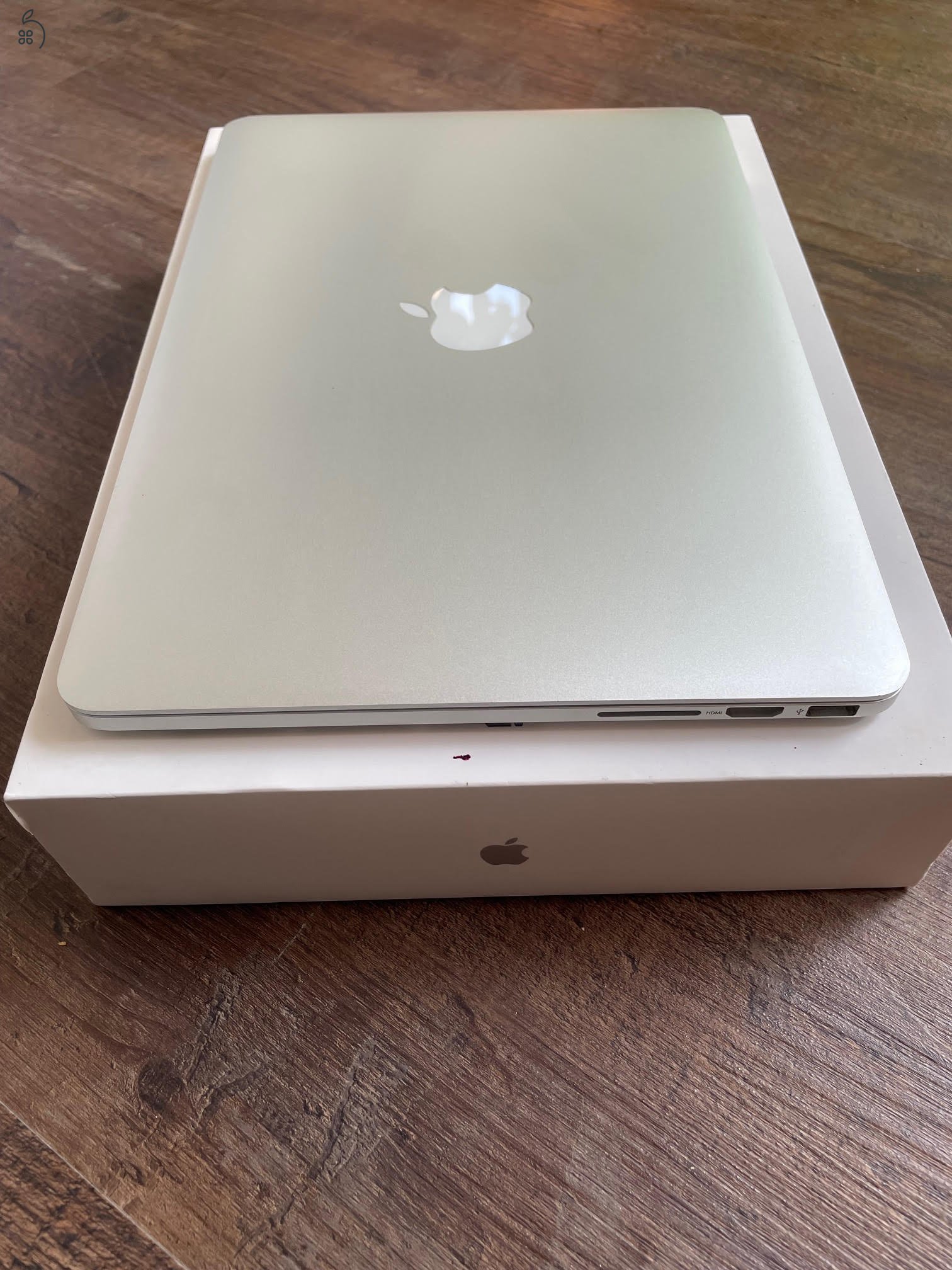 MacBook Pro szép állapotban, dobozával töltővel eladó