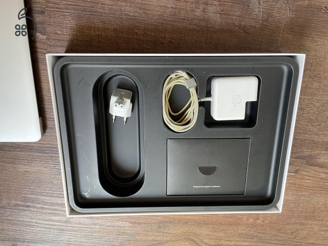 MacBook Pro szép állapotban, dobozával töltővel eladó