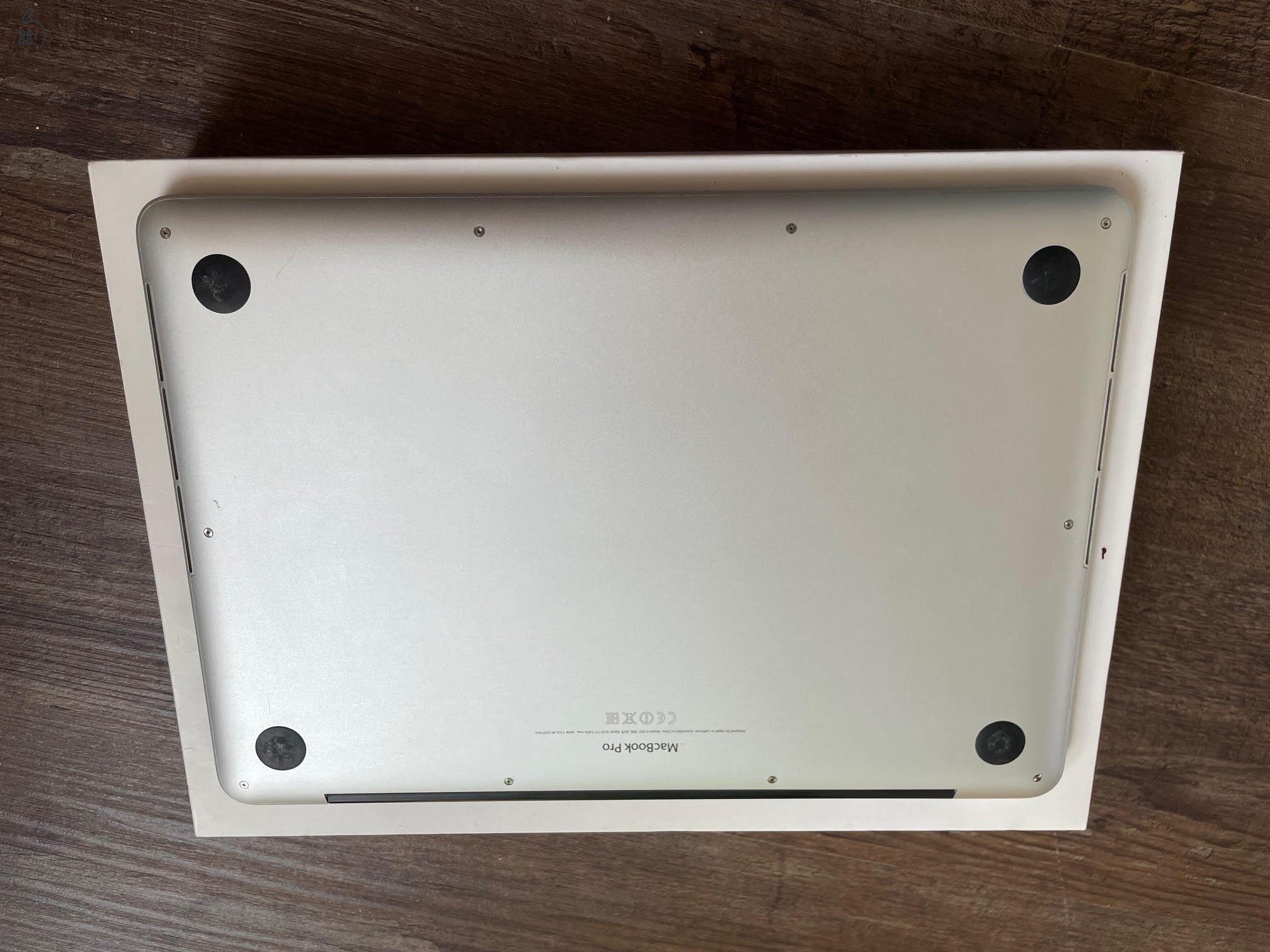 MacBook Pro szép állapotban, dobozával töltővel eladó