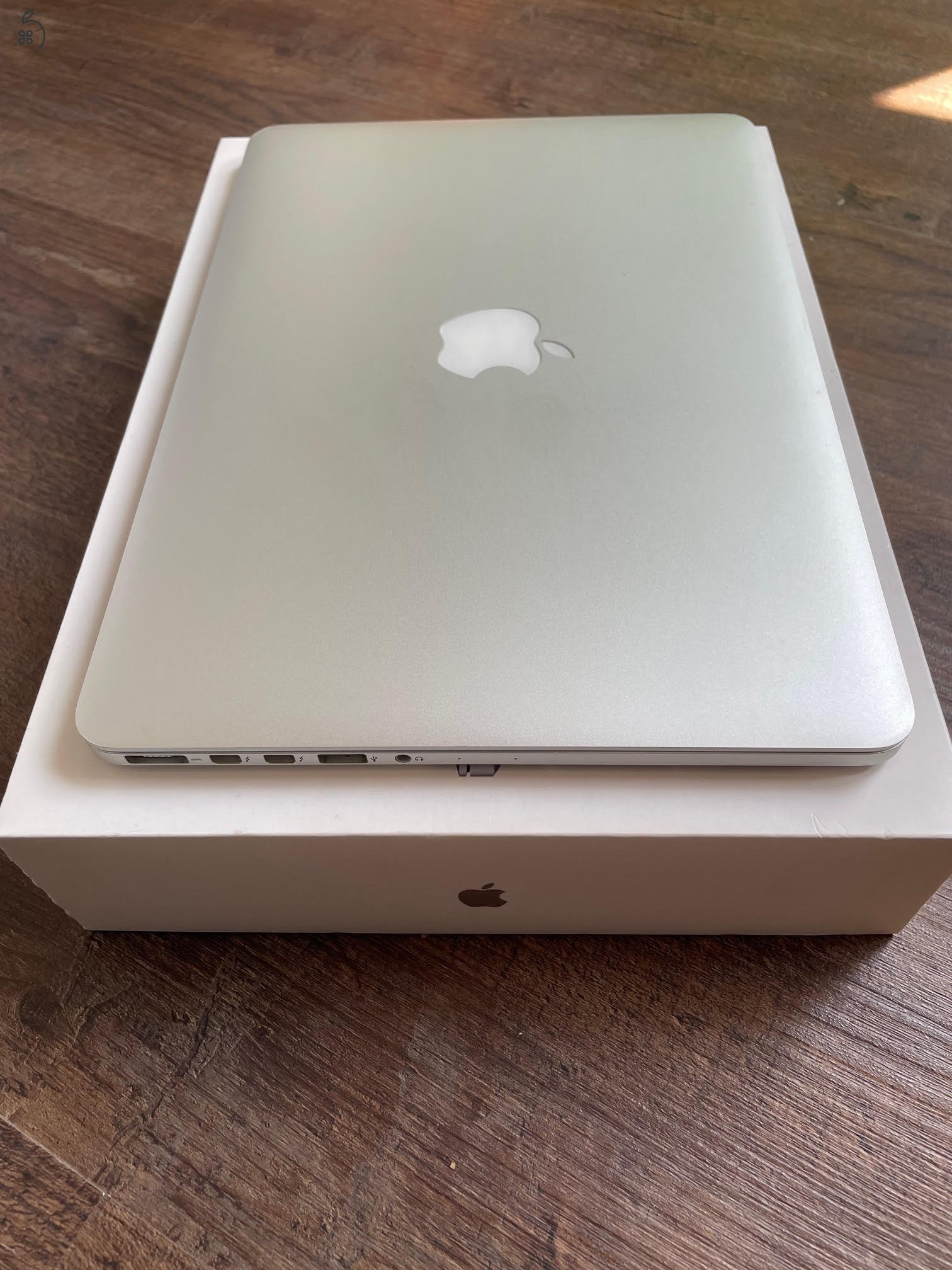 MacBook Pro szép állapotban, dobozával töltővel eladó