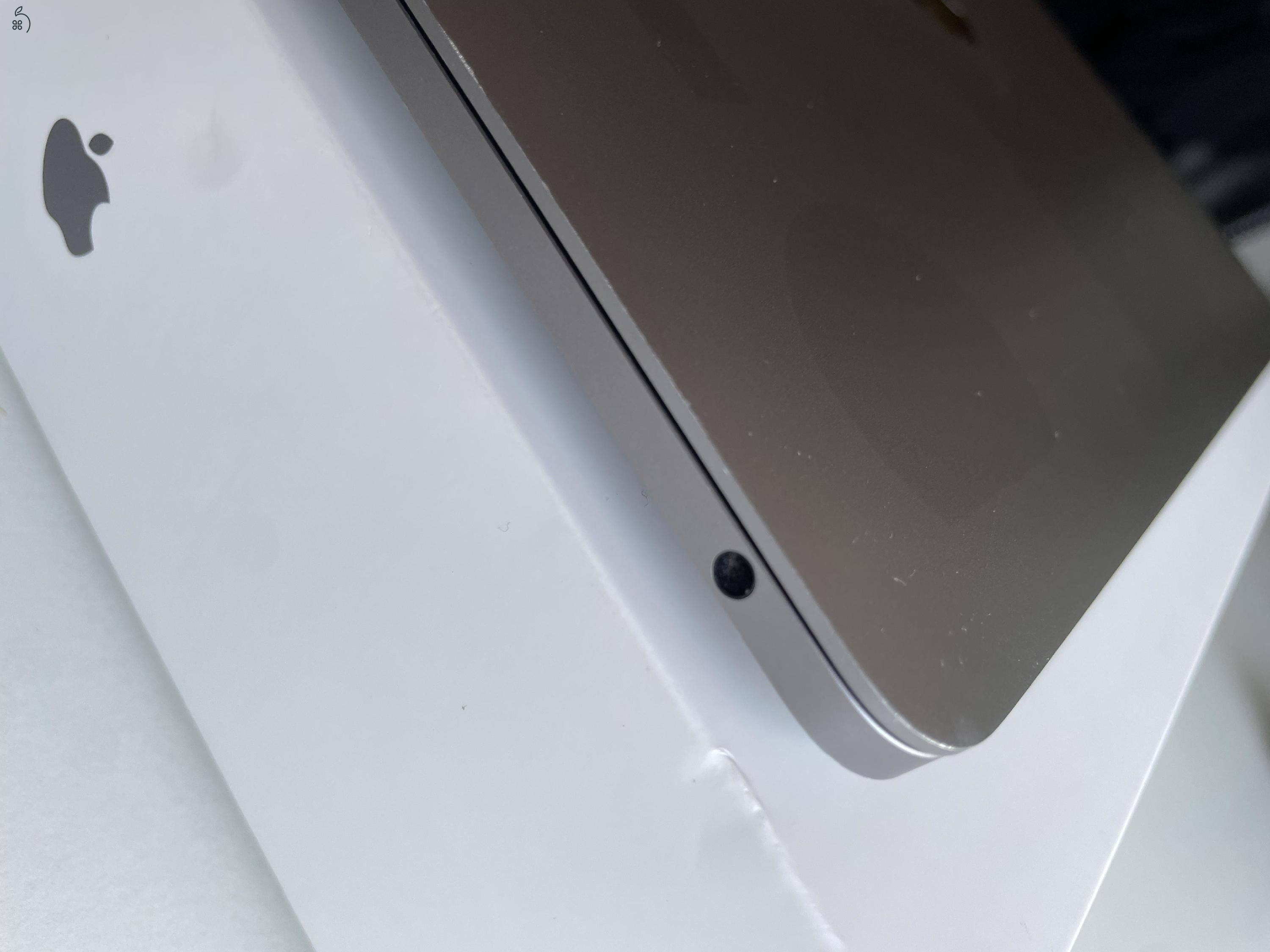 Eladó MacBook Pro 13” – Apple M1 (2020) – 8 GB / 256 GB – Dobozos, töltővel!