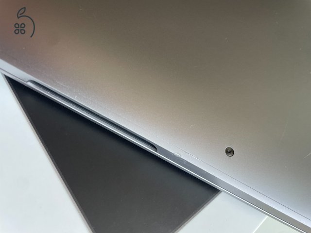 Eladó MacBook Pro 13” – Apple M1 (2020) – 8 GB / 256 GB – Dobozos, töltővel!