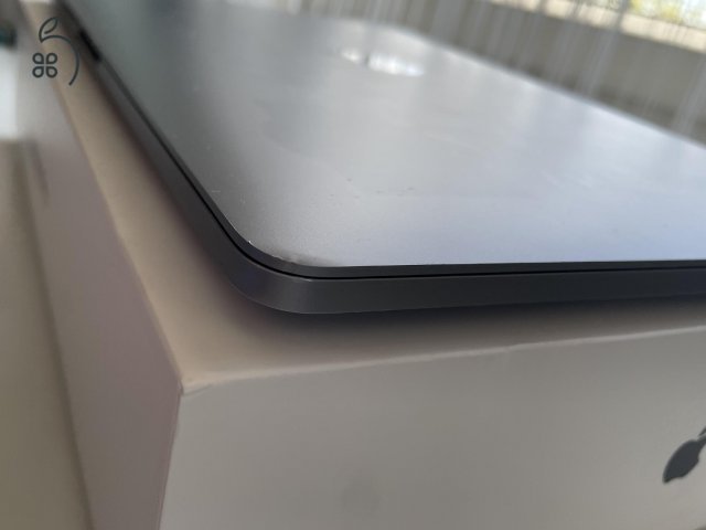 Eladó MacBook Pro 13” – Apple M1 (2020) – 8 GB / 256 GB – Dobozos, töltővel!