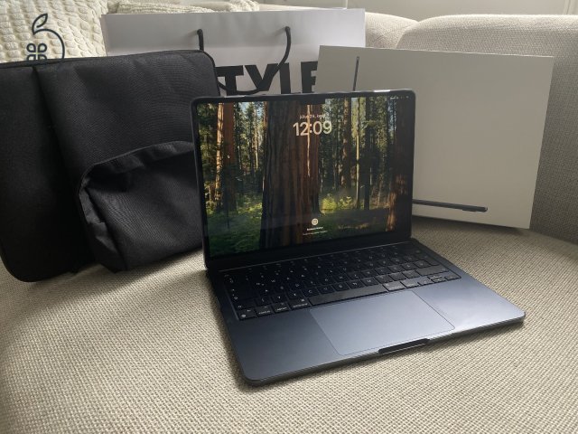 Macbook Air 13,6
