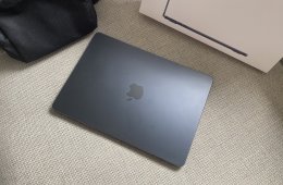 Macbook Air 13,6