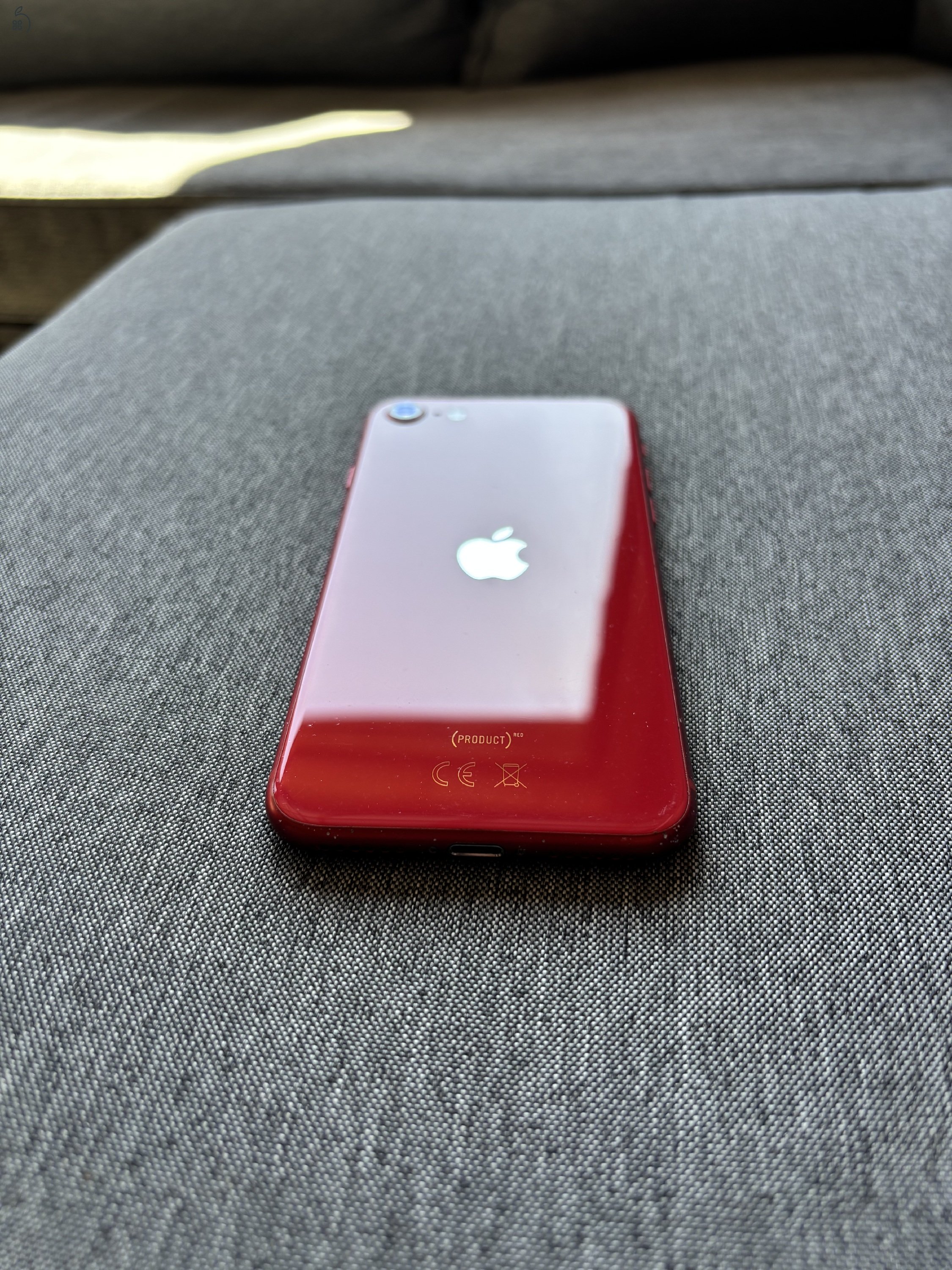 iPhone SE 2020 Product Red