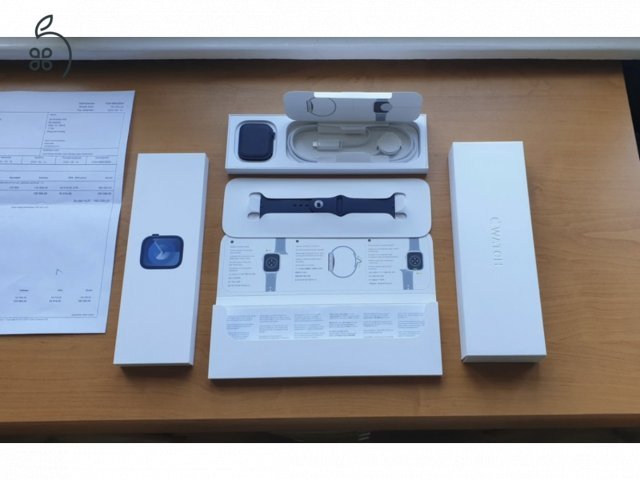 Apple Watch Series 9 GPS 45mm Midnight S/M sportszíj- Garancia!