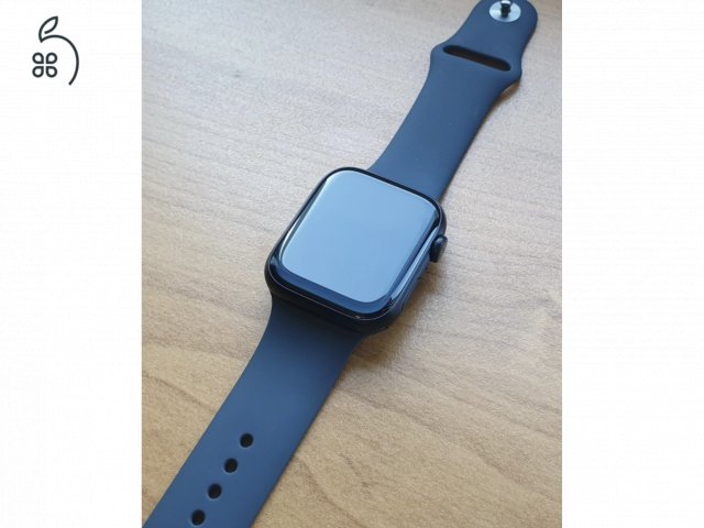 Apple Watch Series 9 GPS 45mm Midnight S/M sportszíj- Garancia!