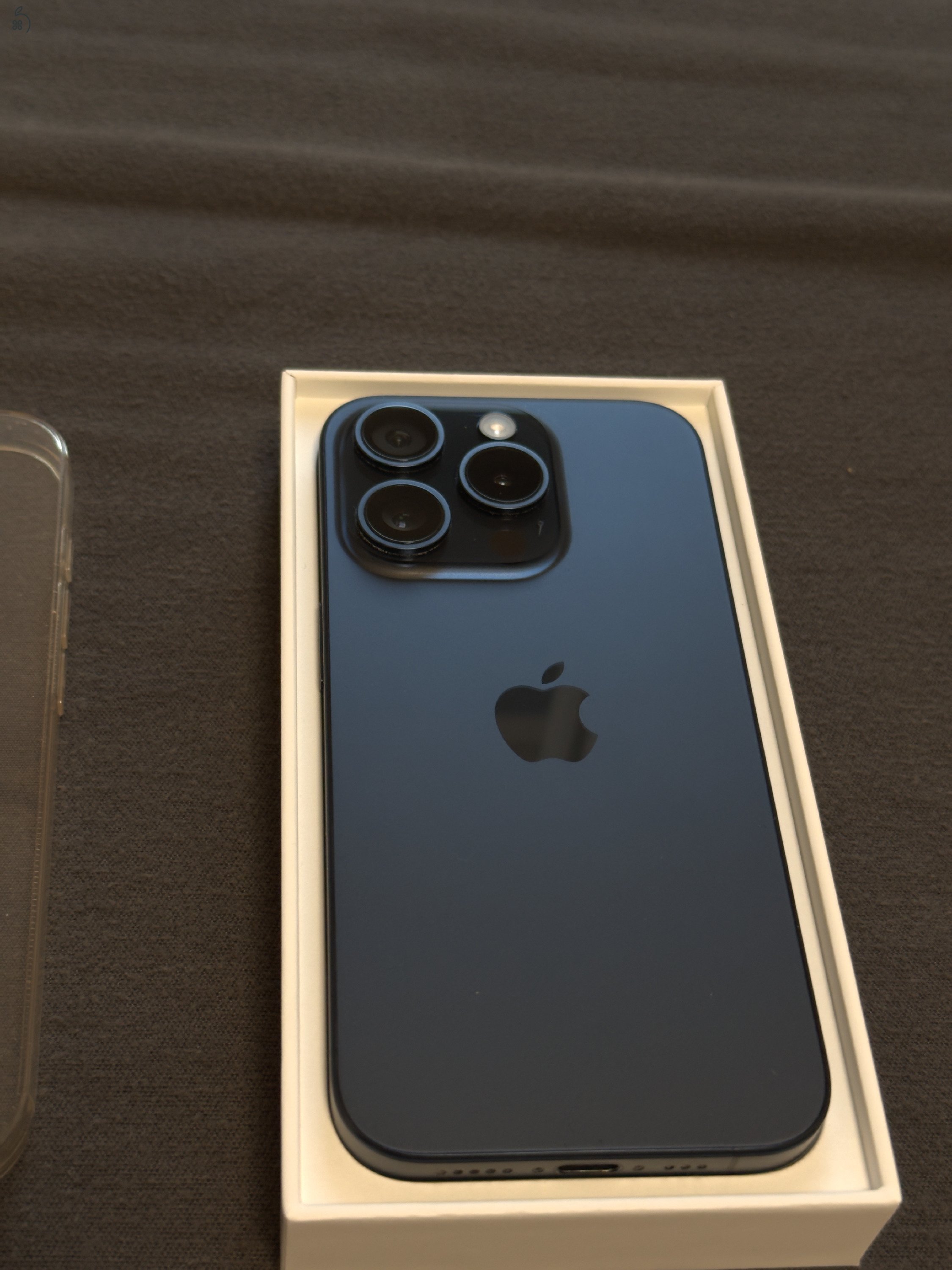 Eladó iPhone 15 Pro – Blue Titán, 128GB – Patika állapot! - 3 tokkal