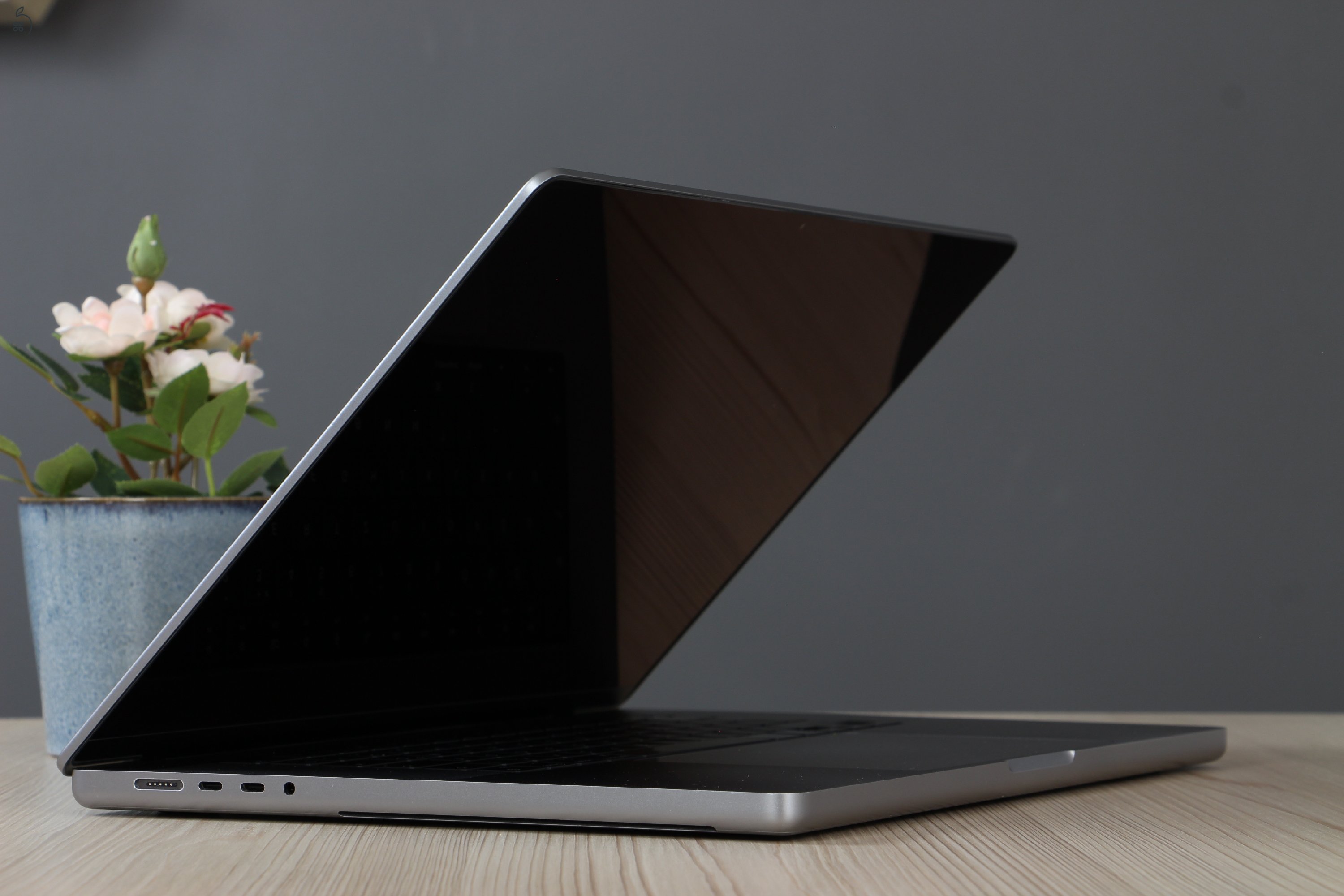 Apple Macbook Pro 16