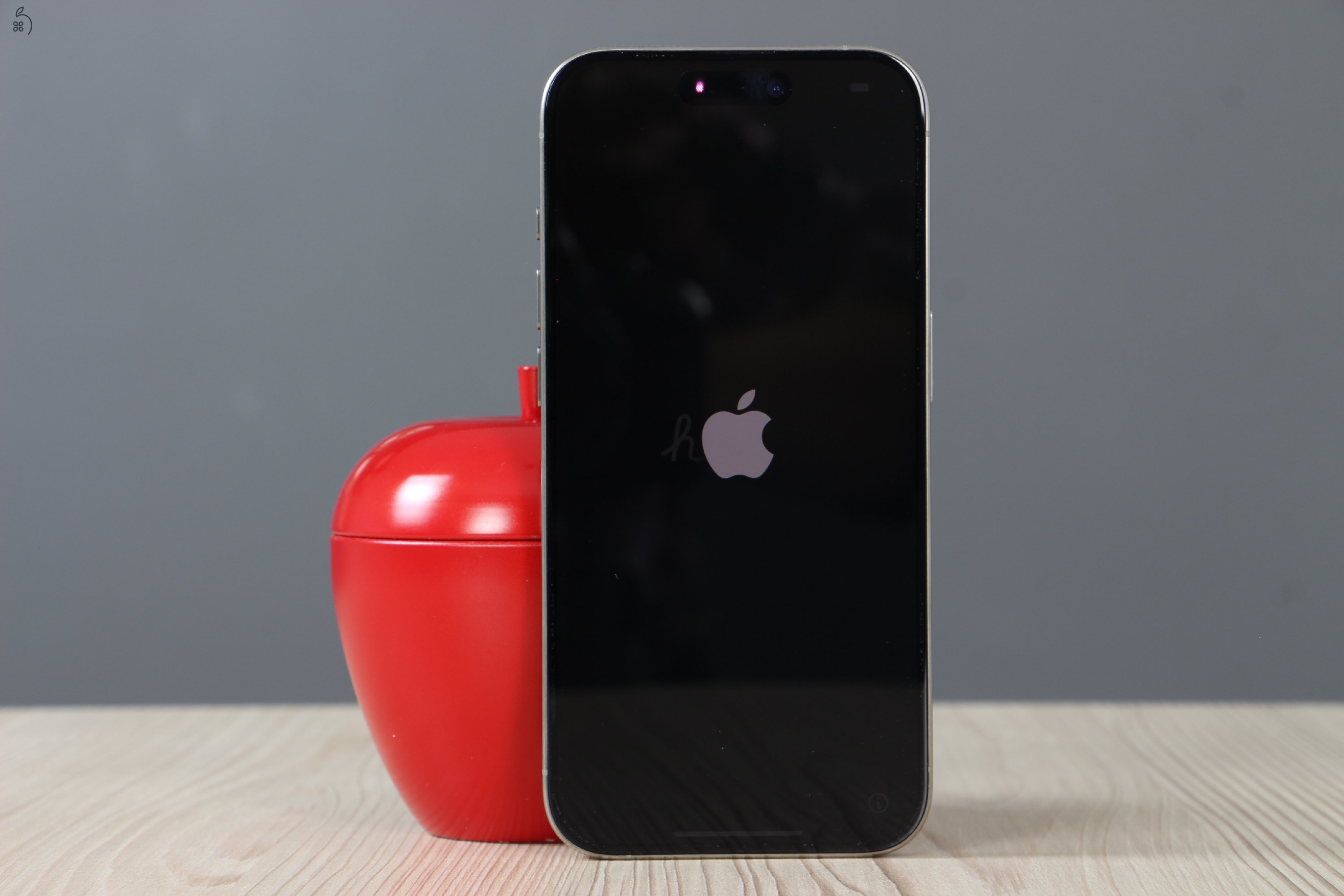 Apple iPhone 15 Pro 128GB Natural Titanium A+ US-6995