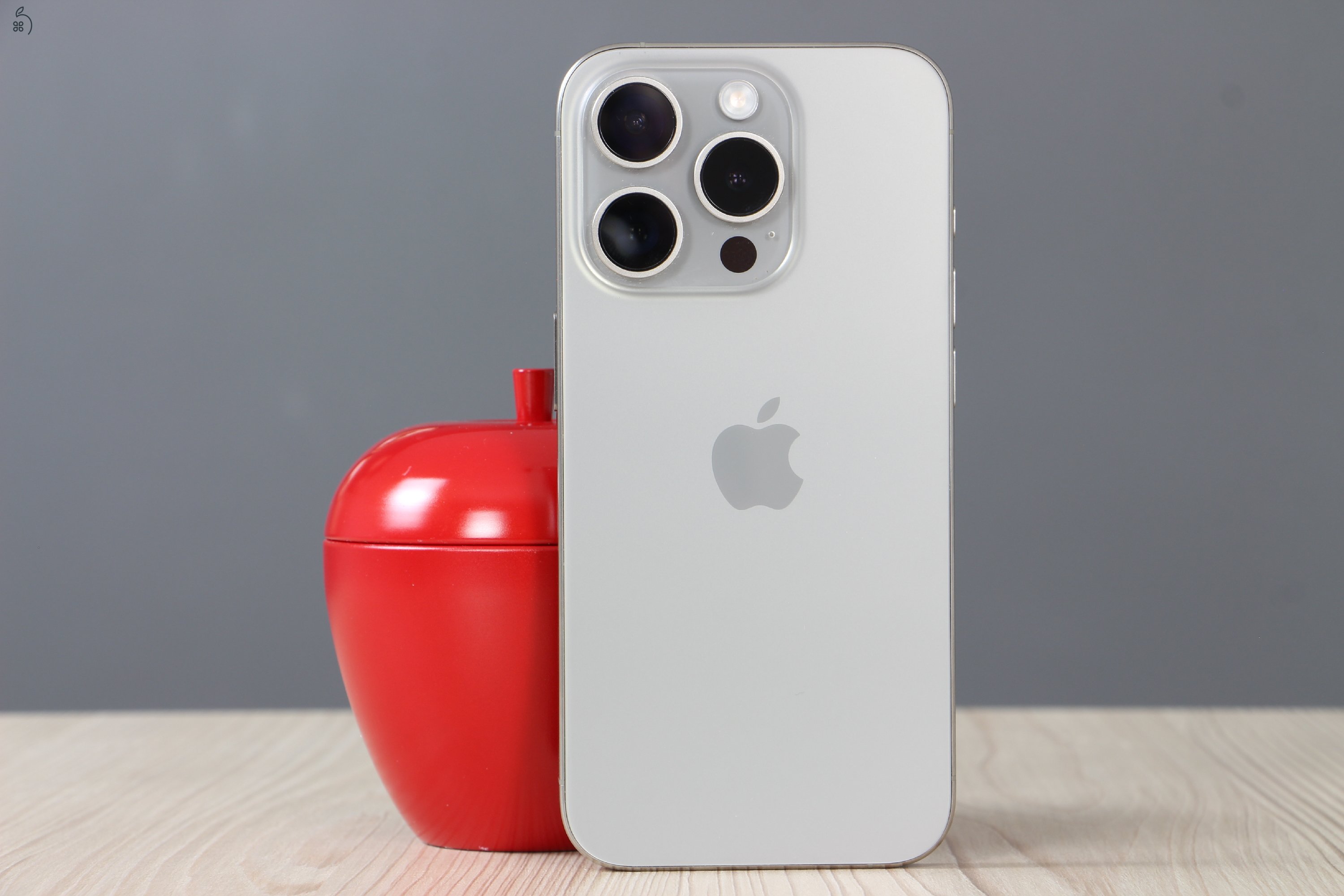 Apple iPhone 15 Pro 128GB Natural Titanium A+ US-6995