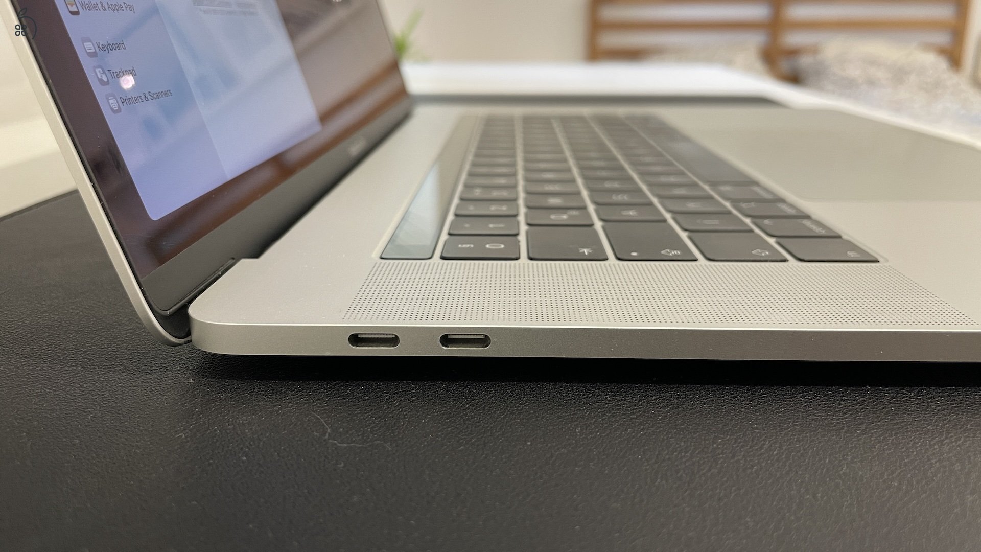 Macbook Pro 15,4