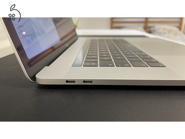 Macbook Pro 15,4