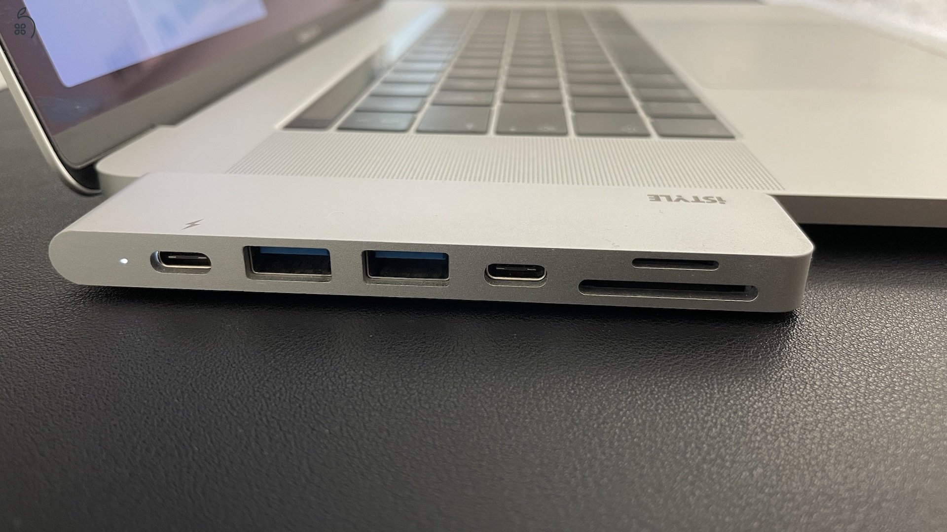 Macbook Pro 15,4