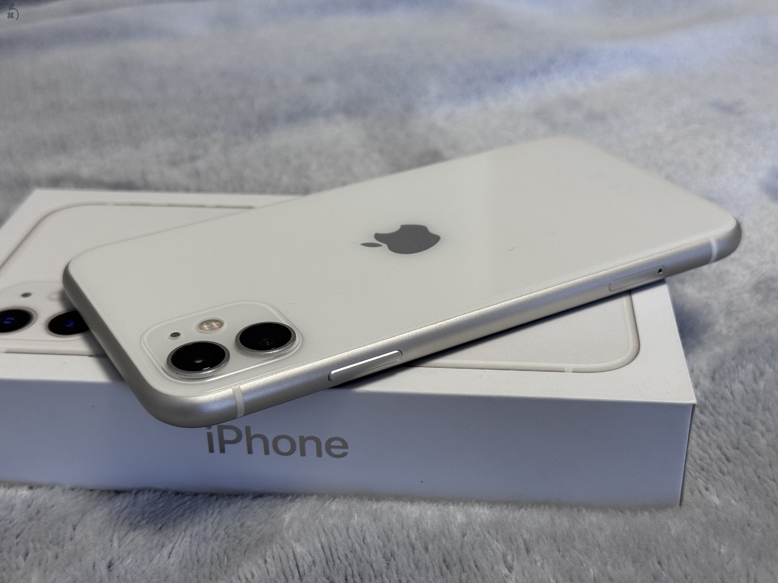 iPhone 11 64GB - kártyafüggetlen, hibátlan állapotban