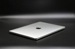 Apple Macbook PRO 2020 M1 256 GB akku - 12 HÓ GARANCIA