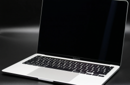 Apple Macbook PRO 2020 M1 256 GB akku - 12 HÓ GARANCIA