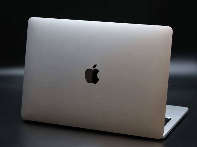 Apple MacBook Pro 13″ 2020 M1 256 GB Space Gray akku - 12 HÓ GARANCIA