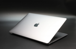 Apple Macbook AIR 2020 i5 256 GB Space Gray akku - 12 HÓ GARANCIA