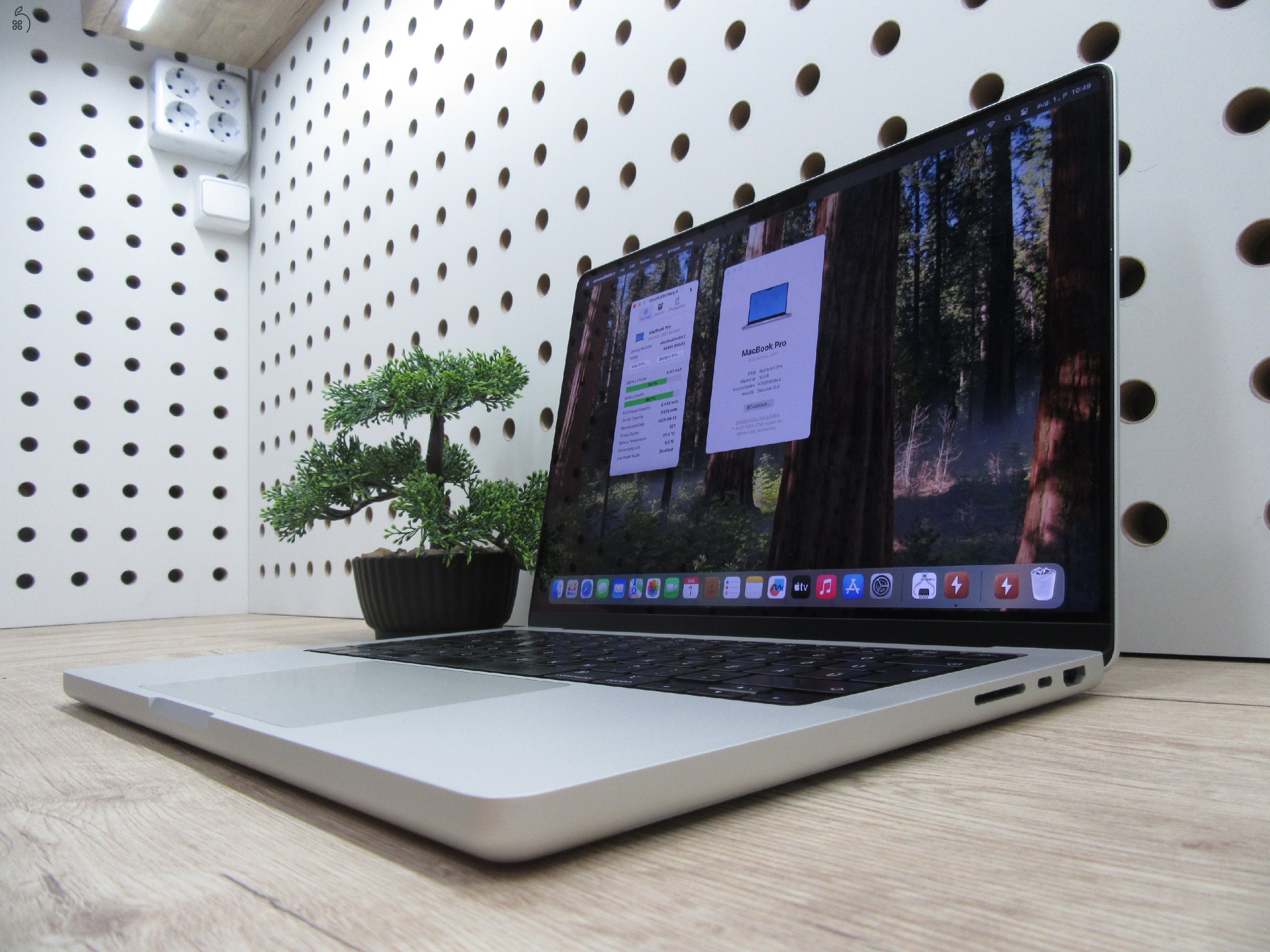 Apple Macbook 14 M1 Pro - 2021 - Használt, karcmnetes - 16/500 Gb!!!