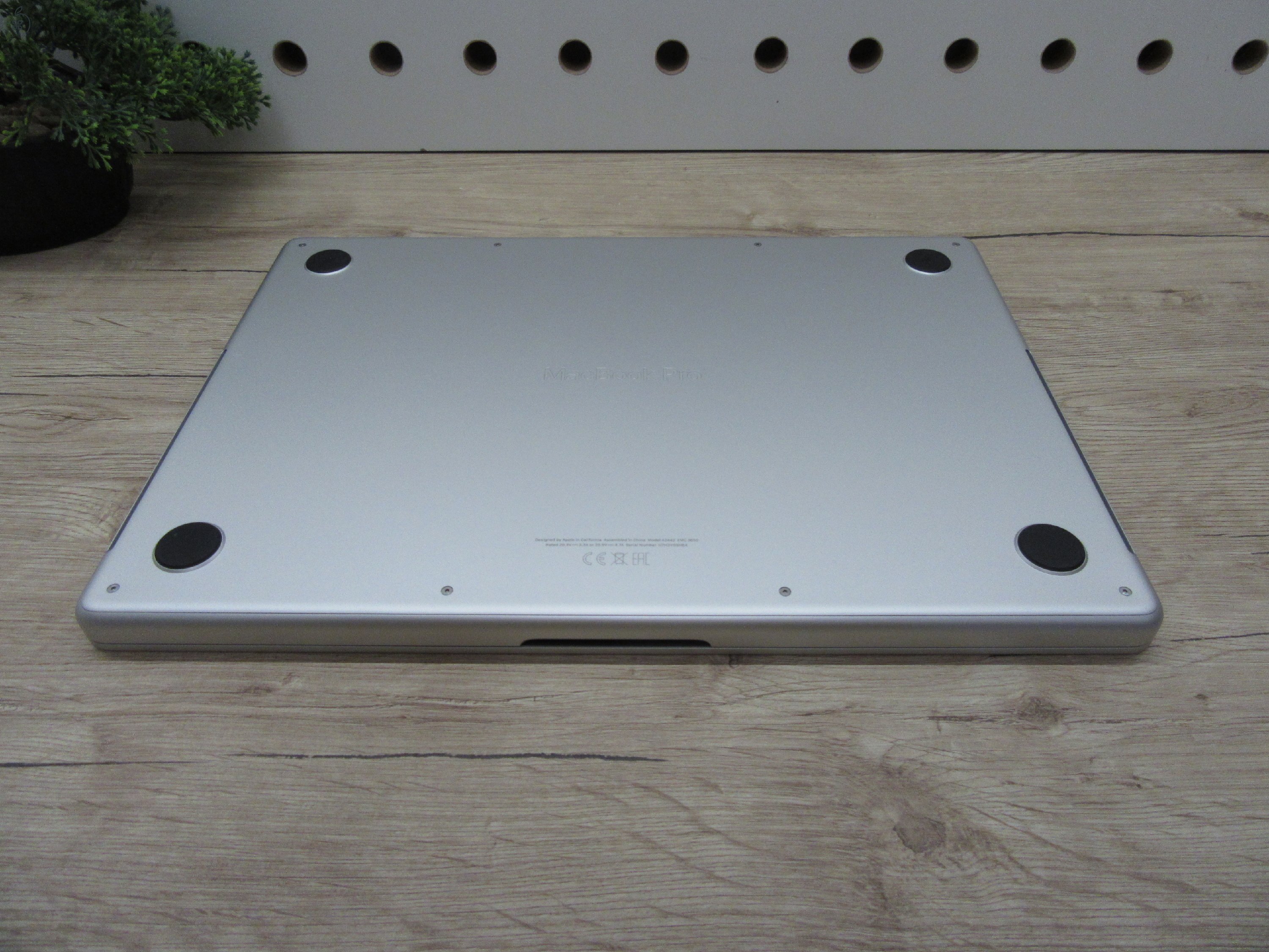 Apple Macbook 14 M1 Pro - 2021 - Használt, karcmnetes - 16/500 Gb!!!
