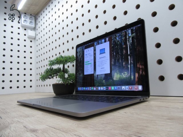 Apple Macbook Pro 13 - 2018/2019 - Használt, szép állapot