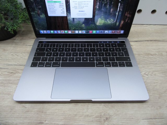 Apple Macbook Pro 13 - 2018/2019 - Használt, szép állapot
