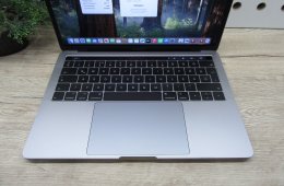 Apple Macbook Pro 13 - 2018/2019 - Használt, szép állapot