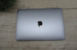 Apple Macbook Pro 13 Touchbar - 2020 - Használt, szép állapot