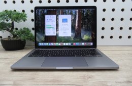 Apple Macbook Pro 13 Touchbar - 2020 - Használt, szép állapot
