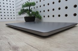 Apple Macbook Pro 13 Touchbar - 2020 - Használt, szép állapot