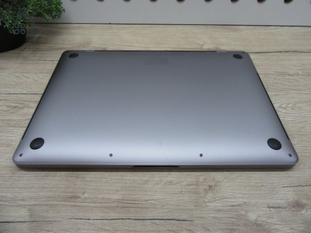 Apple Macbook Pro 13 Touchbar - 2020 - Használt, szép állapot