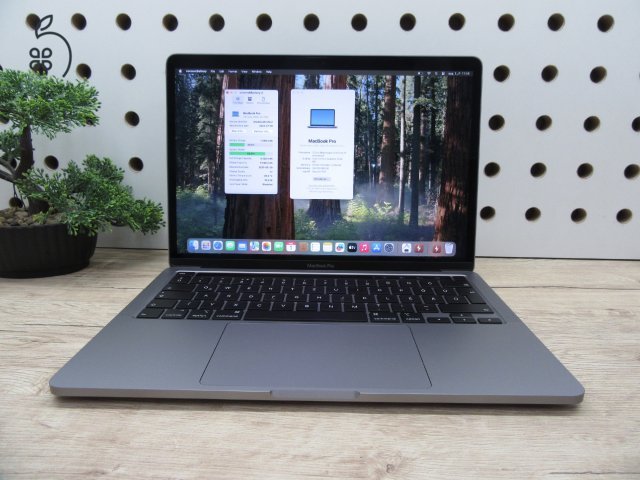 Apple Macbook Pro 13 Touchbar - 2020 - Használt, karcmentes állapot
