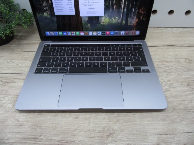 Apple Macbook Pro 13 Touchbar - 2020 - Használt, karcmentes állapot