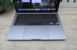 Apple Macbook Pro 13 Touchbar - 2020 - Használt, karcmentes állapot