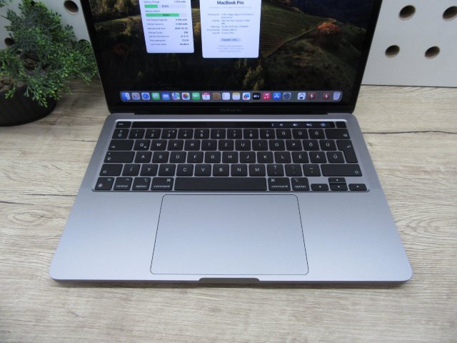  Apple Macbook Pro 13 Touchbar - 2020 - Használt, karcmentes állapot 