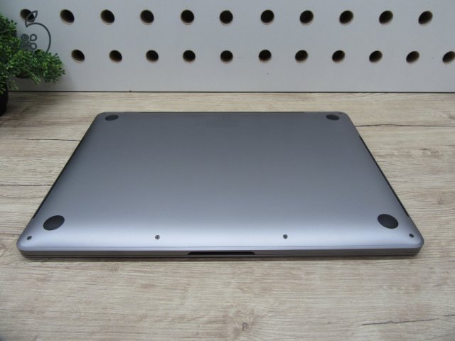  Apple Macbook Pro 13 Touchbar - 2020 - Használt, karcmentes állapot 