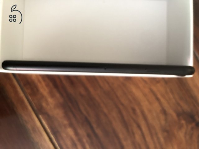 Eladó Apple iPhone SE 2020 – 128 GB – Fekete 