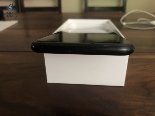 Eladó Apple iPhone SE 2020 – 128 GB – Fekete 