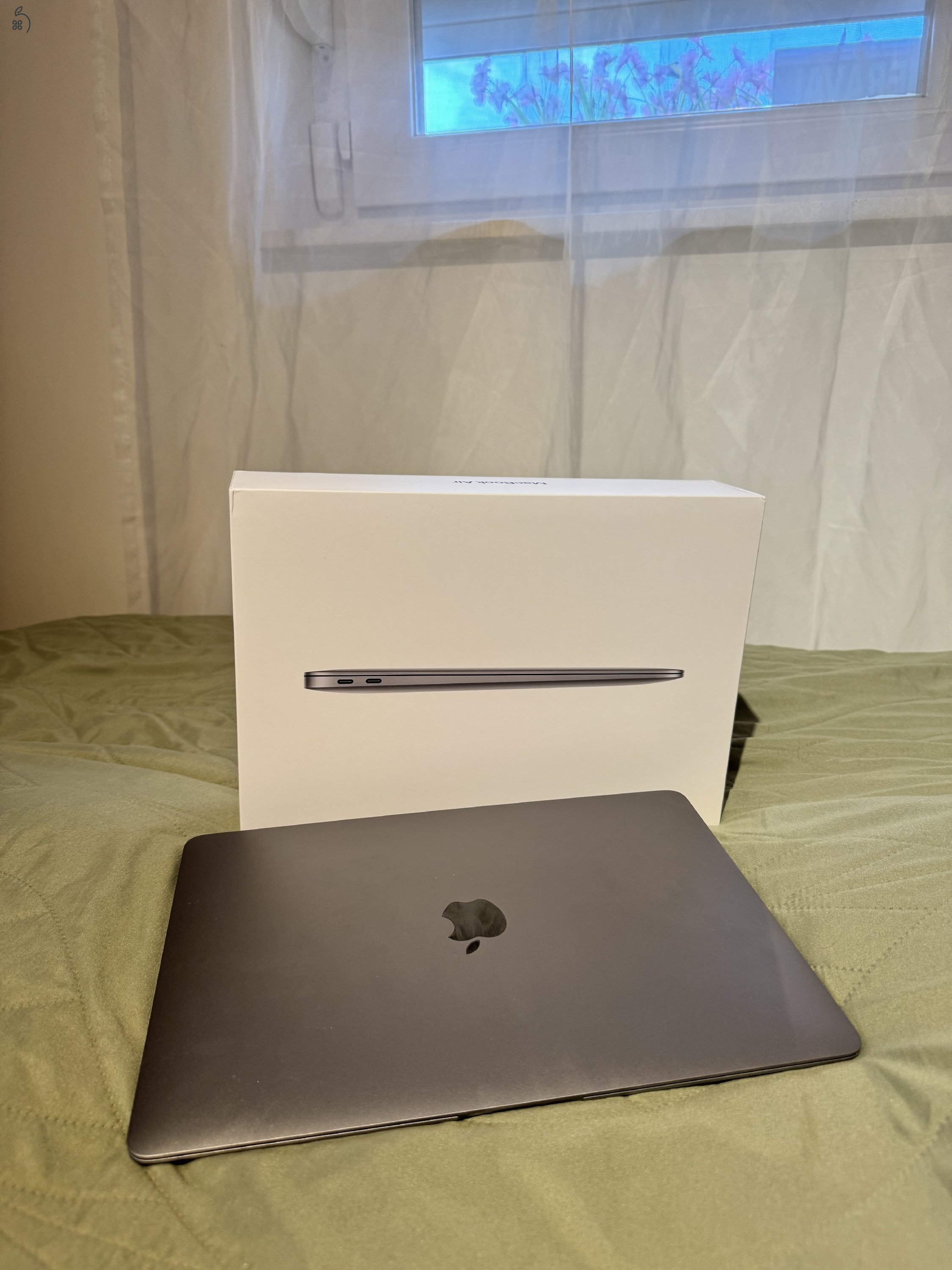MacBook Air (2020) M1 – Space Gray | 256 GB SSD | 8 GB RAM