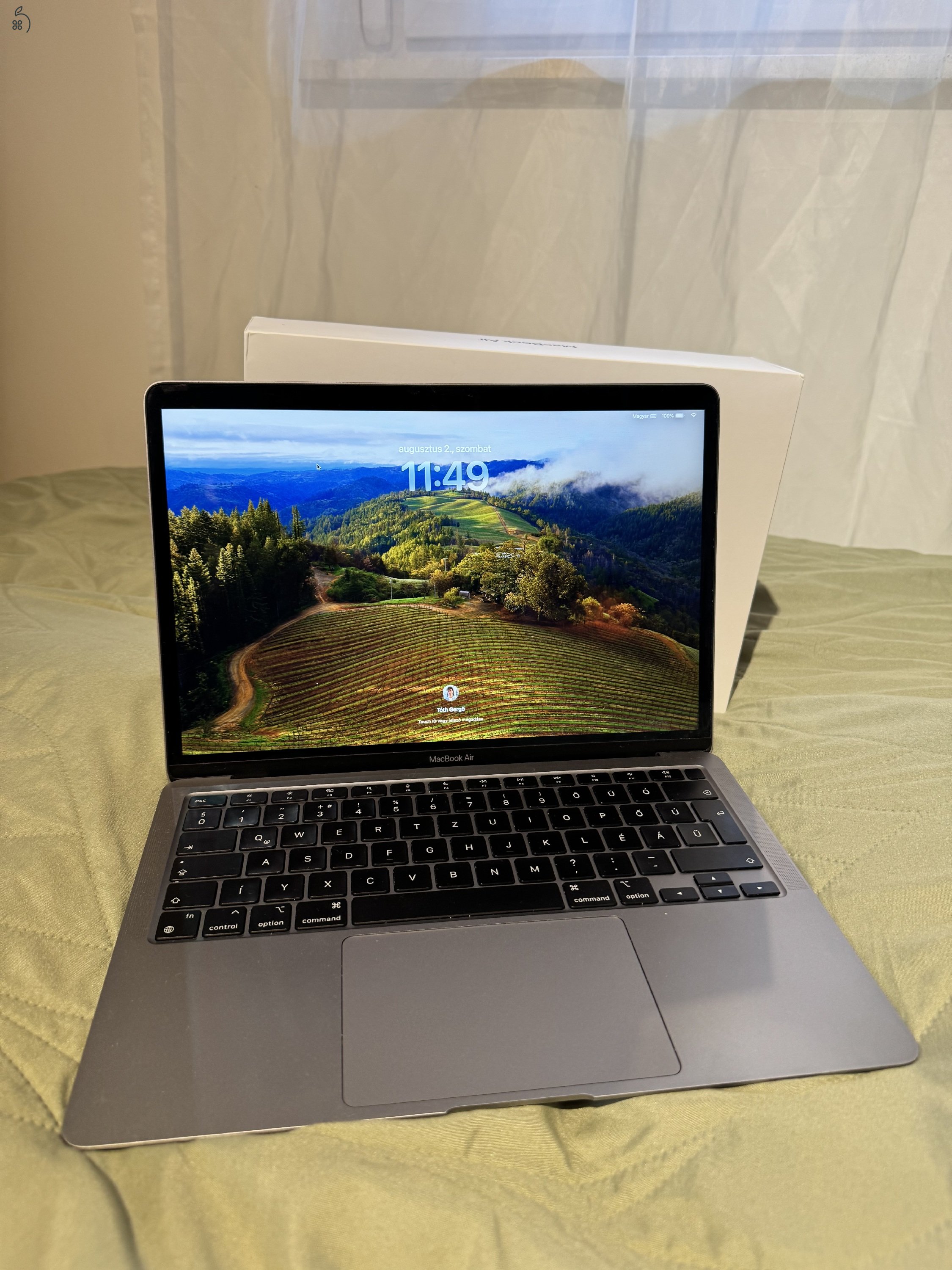 MacBook Air (2020) M1 – Space Gray | 256 GB SSD | 8 GB RAM