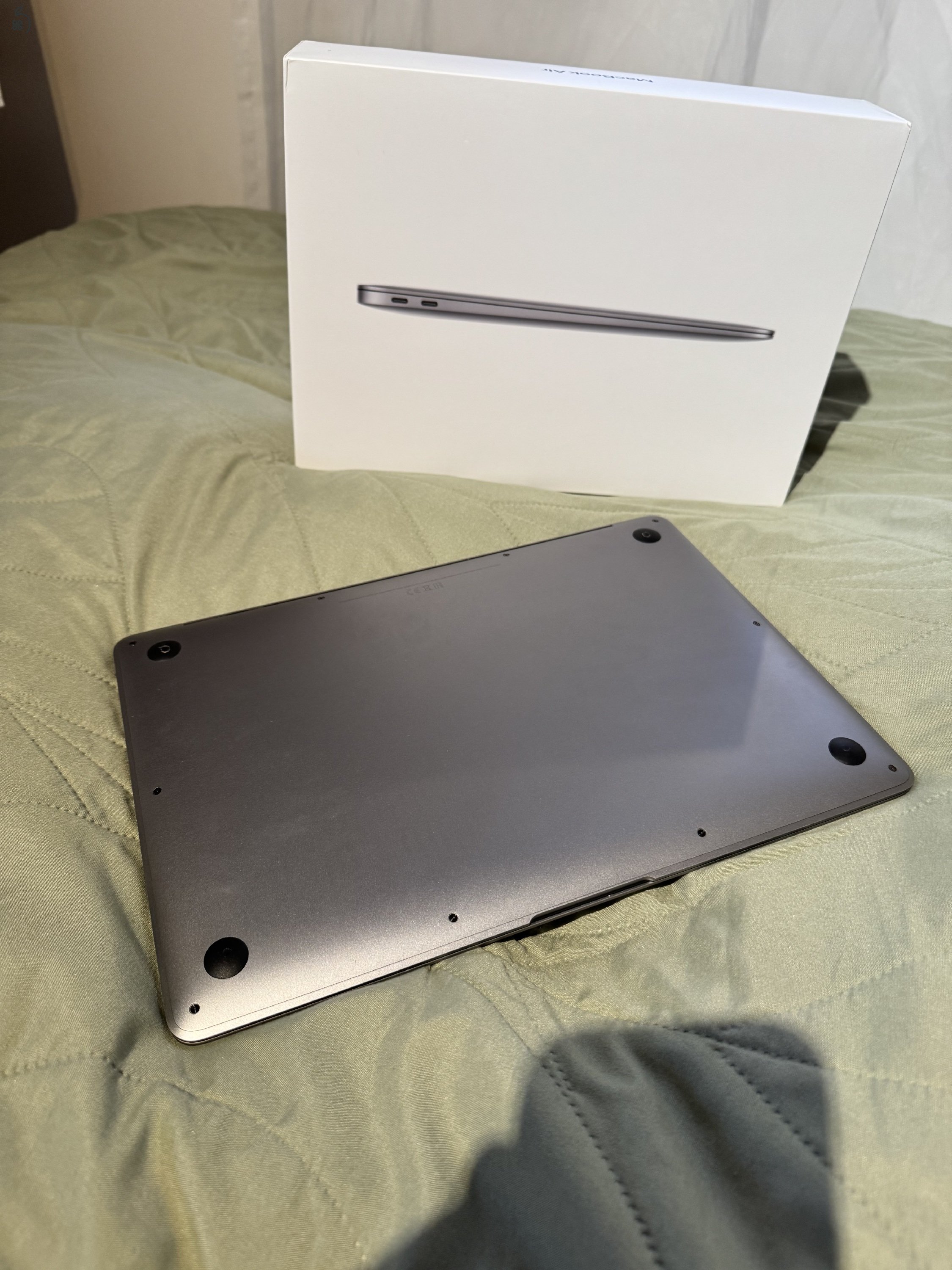 MacBook Air (2020) M1 – Space Gray | 256 GB SSD | 8 GB RAM